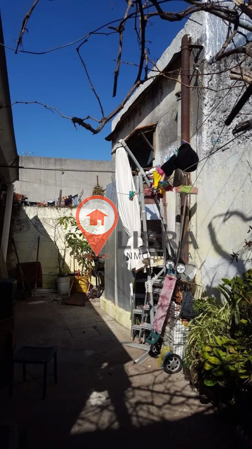Apartamento ID.1499 - Tipo Casa En Venta Con Renta 2 Dormitorios En Mercado Modelo