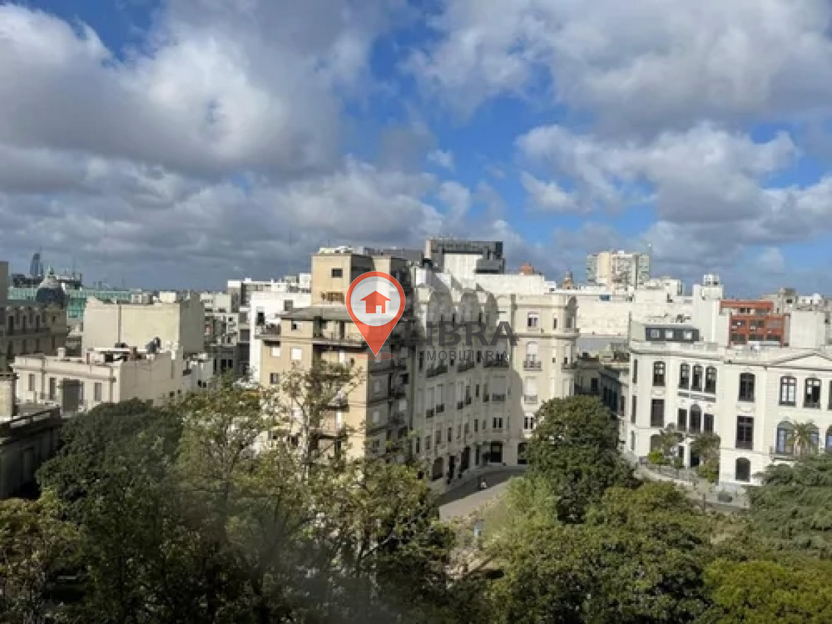 Apartamento ID.1253 - En Alquiler Apartamento En Ciudad Vieja 2 Dormitorios Sobre Plaza Zabala