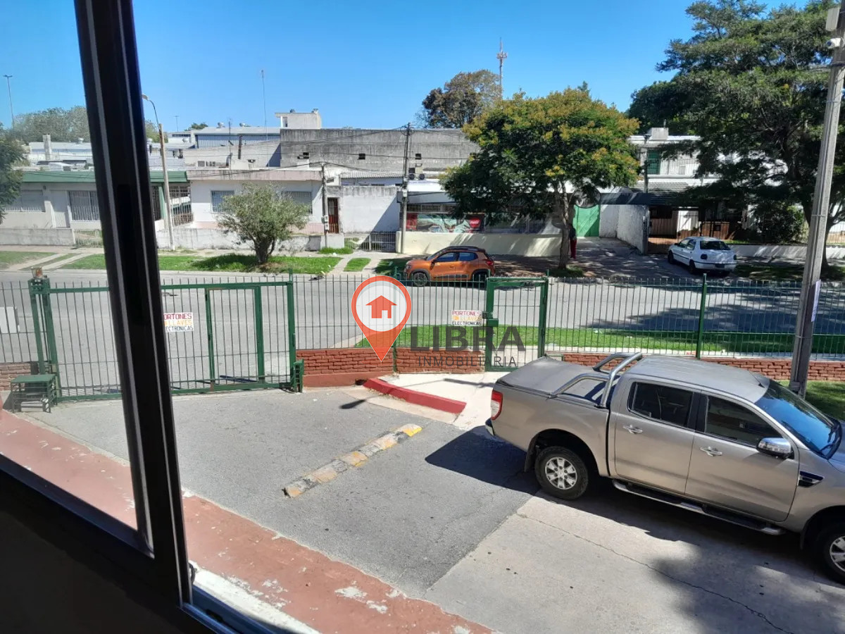 Apartamento ID.9660 - Lindo Apartamento De 2 Dorm En Mercado Modelo 