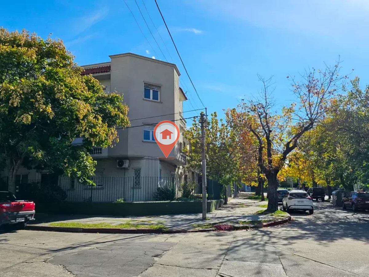 Apartamento ID.8976 - Alquiler Apartamento 2 Dormitorios Patio Pequeño En Parque Batlle