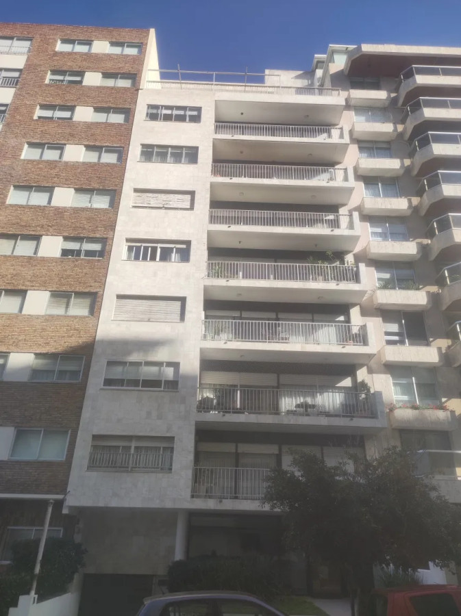 Apartamento ID.9930 - Alquiler En Villa Biarritz Apartamento, 3 Dormitorios, 2 Baños Y Garaje