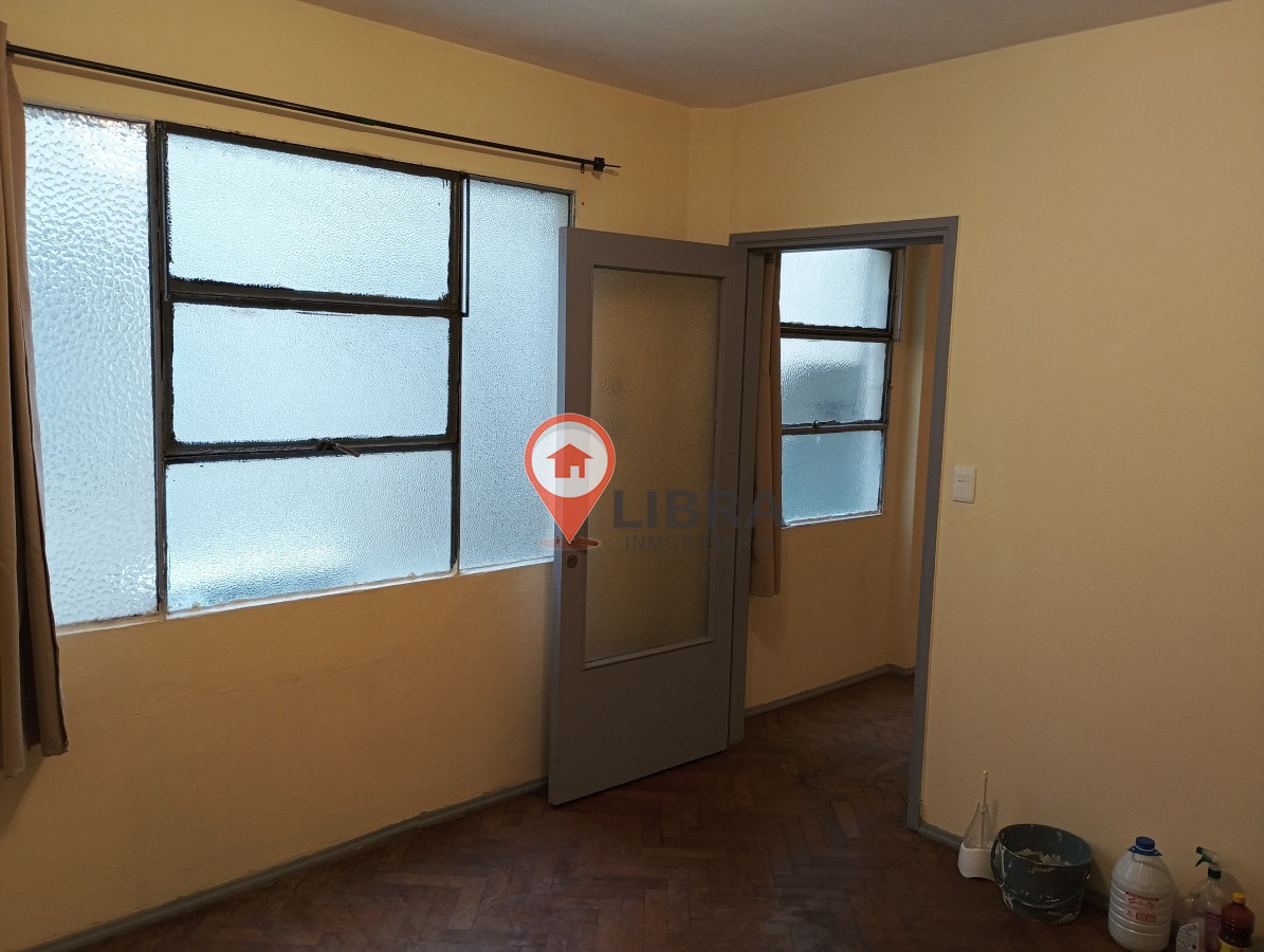 Oficina ID.1393 - Oficina Alquiler Y Venta 1 Baño Ciudad Vieja 32 Metros 