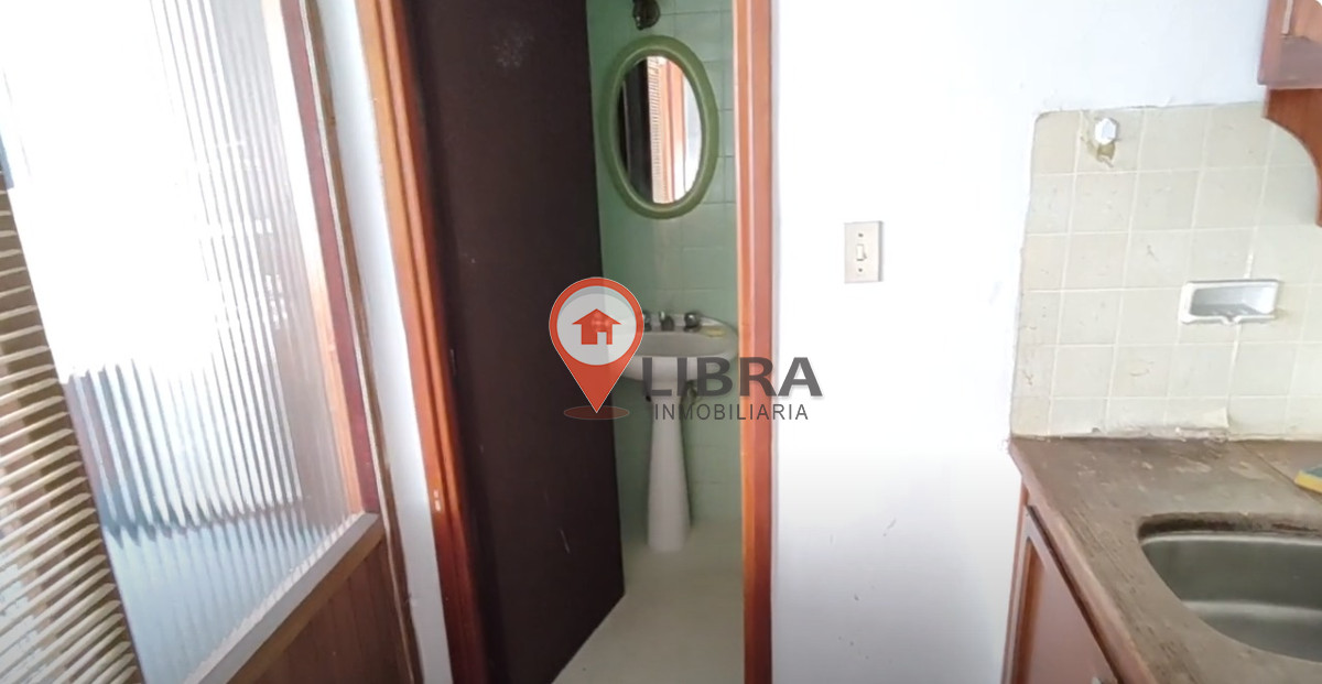 Oficina ID.3173 - HERMOSA OFICINA! MUY LUMINOSA EN CIUDAD VIEJA, BAÑO Y COCINA!