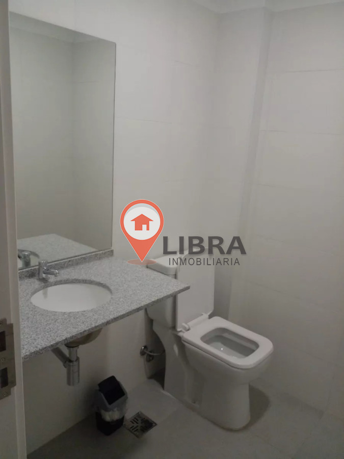 Oficina ID.7555 - Hermosa Oficina En Mall Frente A Wtc 