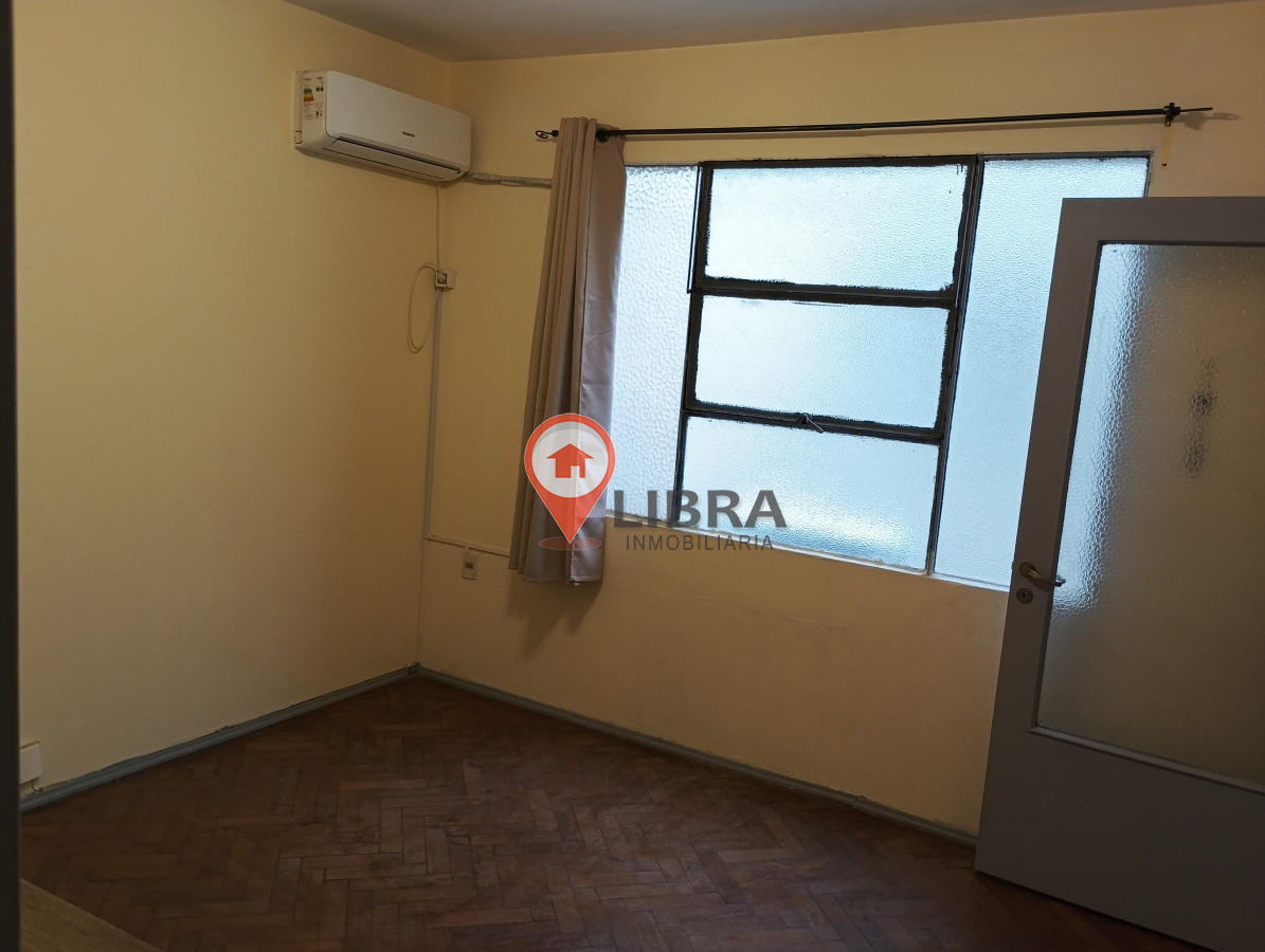 Oficina ID.1393 - Oficina Alquiler Y Venta 1 Baño Ciudad Vieja 32 Metros 