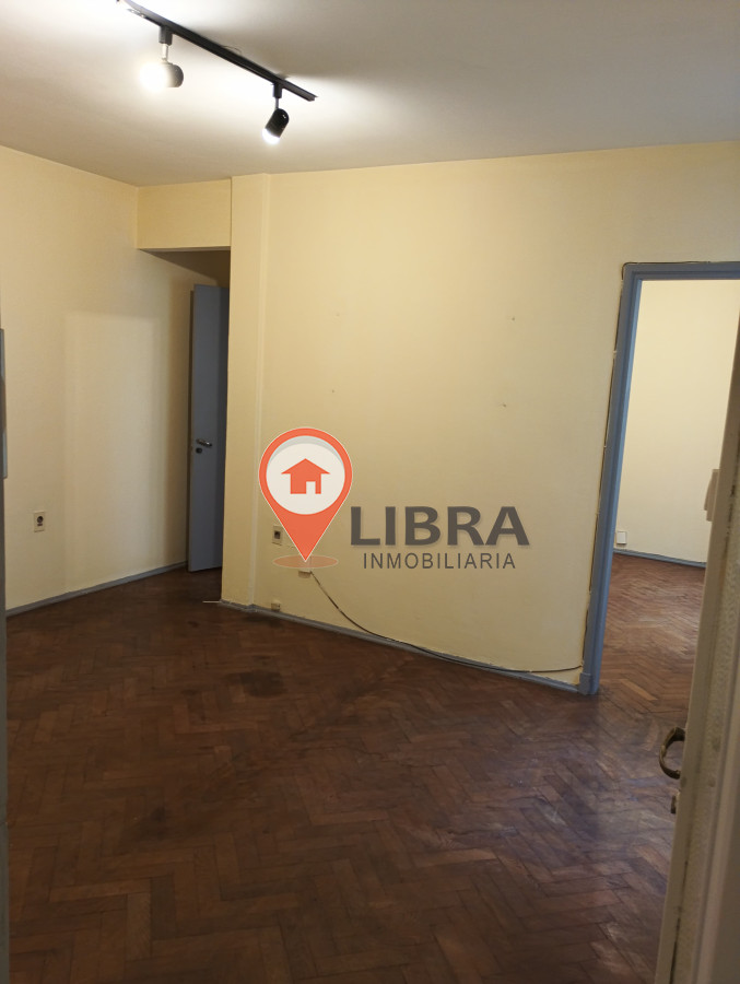 Oficina ID.1393 - Oficina Alquiler Y Venta 1 Baño Ciudad Vieja 32 Metros 