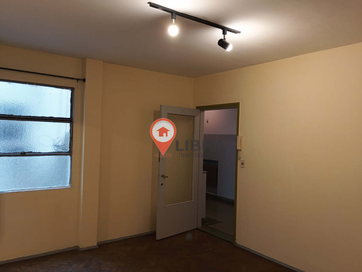 Oficina ID.1393 - Oficina Alquiler Y Venta 1 Baño Ciudad Vieja 32 Metros 
