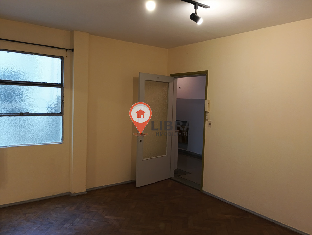 Oficina ID.1393 - Oficina Alquiler Y Venta 1 Baño Ciudad Vieja 32 Metros 