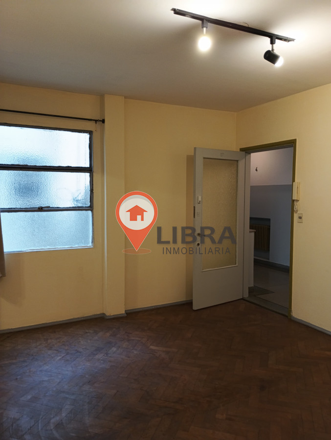 Oficina ID.1393 - Oficina Alquiler Y Venta 1 Baño Ciudad Vieja 32 Metros 