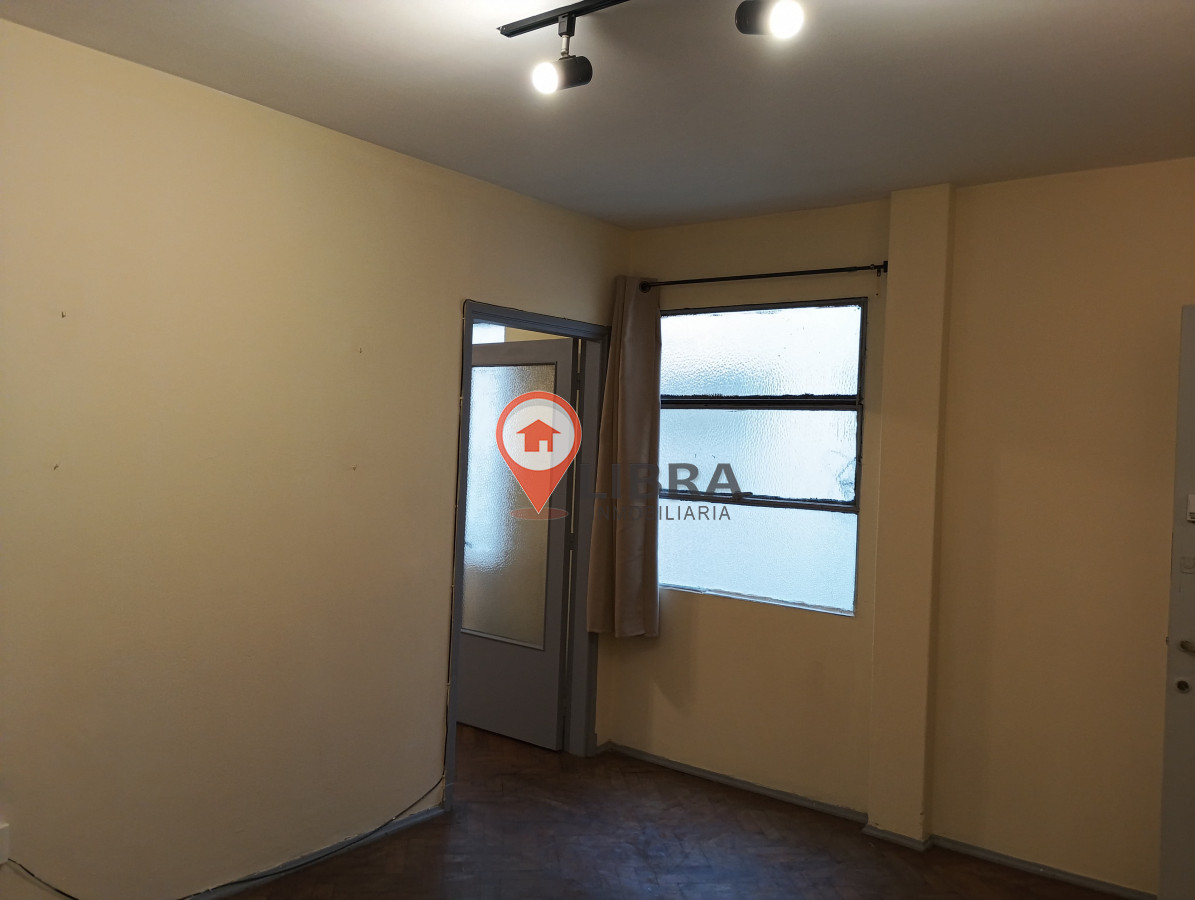 Oficina ID.1393 - Oficina Alquiler Y Venta 1 Baño Ciudad Vieja 32 Metros 