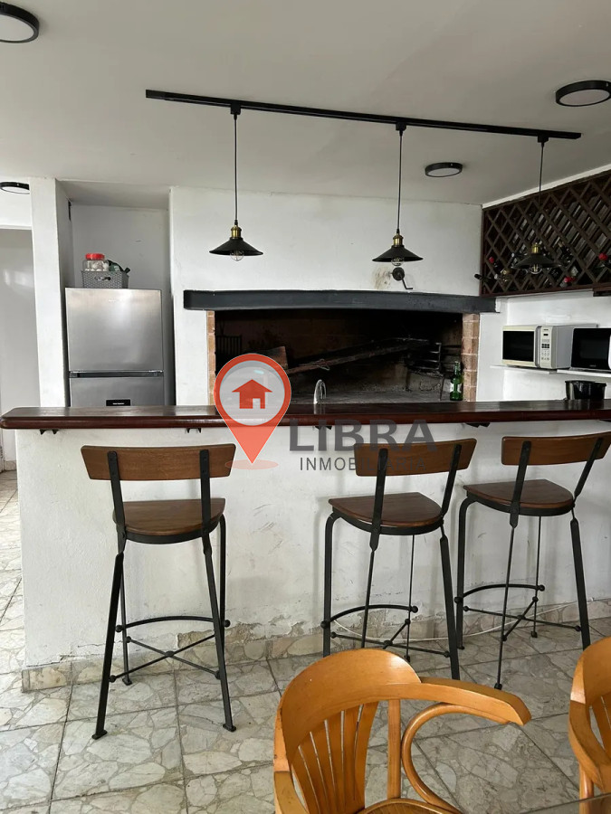 Oficina ID.10378 - Alquiler De Oficina En Casona Excelente Estado Zona Pocitos