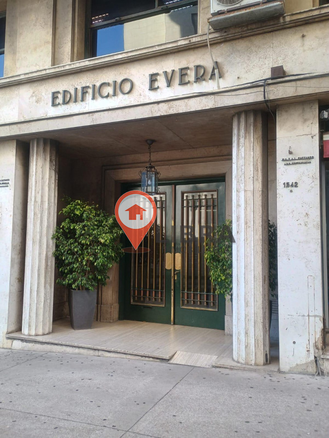 Oficina ID.6205 - Venta Oficinas Para Estudio De Profecionales. Ciudad Vieja INVERSIÓN!!