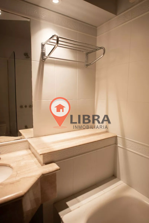 Oficina ID.5875 - Oficina en privilegiada zona de Punta Carretas. Ideal para Inversores!!