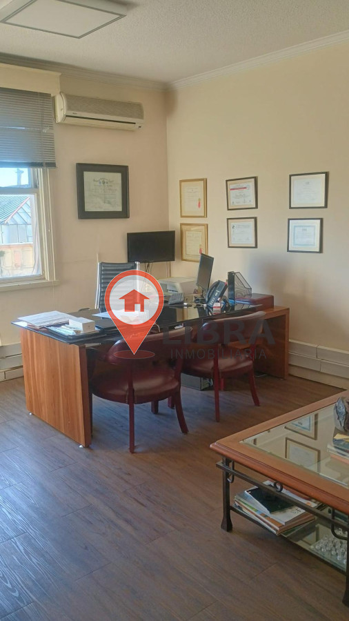 Oficina ID.6205 - Venta Oficinas Para Estudio De Profecionales. Ciudad Vieja INVERSIÓN!!