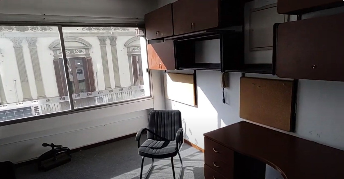 Oficina ID.3173 - HERMOSA OFICINA! MUY LUMINOSA EN CIUDAD VIEJA, BAÑO Y COCINA!