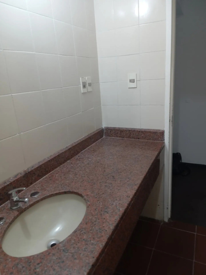 Oficina ID.12513 - Alquiler o venta de oficina en Ciudad Vieja