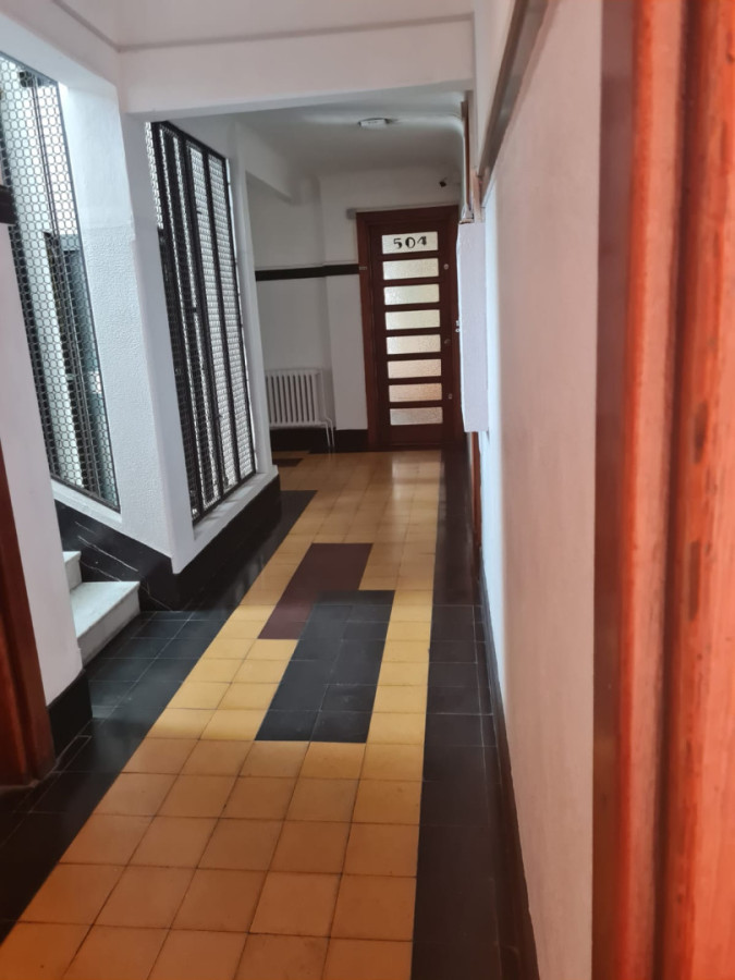 Oficina ID.13159 - Venta De Oficina 25 De Mayo Y Ituzaingó En Ciudad Vieja