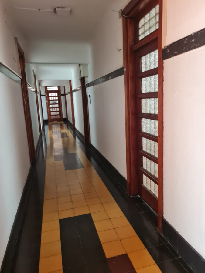 Oficina ID.13159 - Venta De Oficina 25 De Mayo Y Ituzaingó En Ciudad Vieja