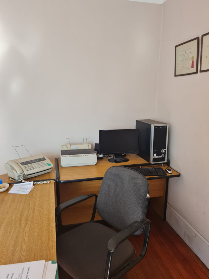 Oficina ID.13162 - Venta Oficina 25 De Mayo Y Ituzaingó En Ciudad Vieja