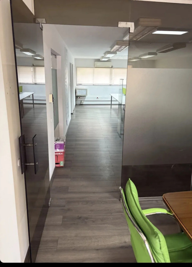 Oficina ID.13297 - Traspaso Alquiler Oficina Amoblada 1 Baño Frente Al Puerto En Ciudad Vieja