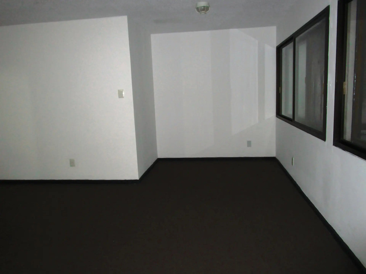 Oficina ID.12488 - Venta De Oficina 32m2 Impecable En Plaza Matriz Centro