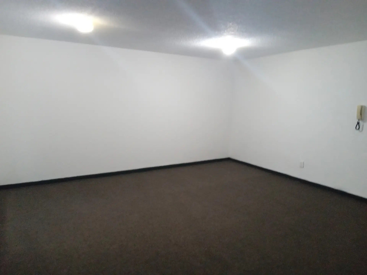 Oficina ID.12488 - Venta De Oficina 32m2 Impecable En Plaza Matriz Centro