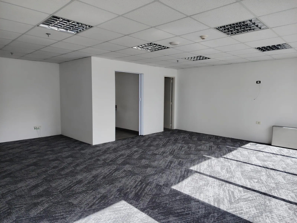 Oficina ID.13095 - Alquiler Oficina Moderna Y Luminosa 60m2 Con Cochera En World Trade Center Torre 4 Buceo