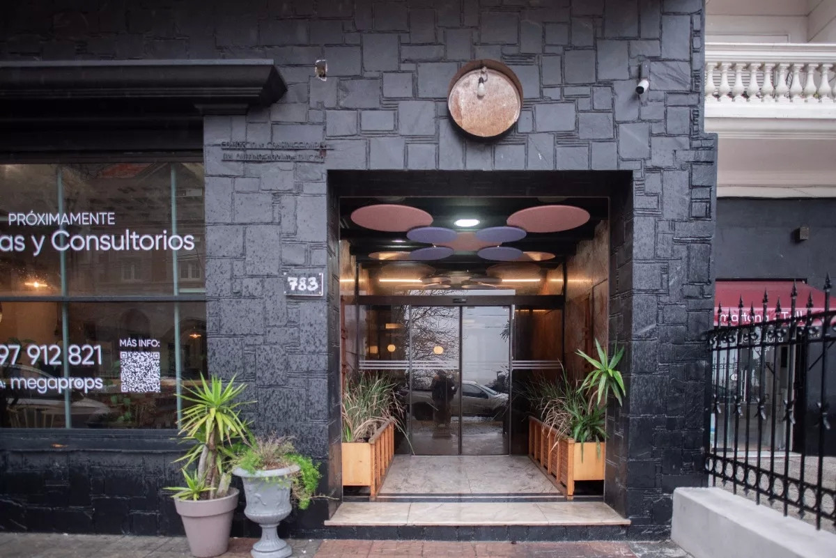 Oficina ID.5875 - Oficina en privilegiada zona de Punta Carretas. Ideal para Inversores!!