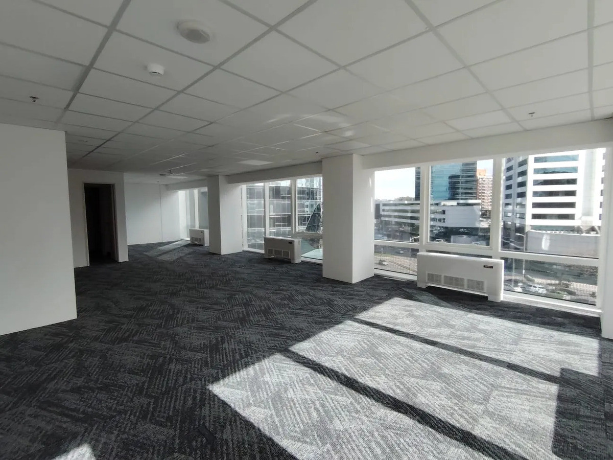 Oficina ID.13096 - Alquiler Oficina A Estrenar Moderna Y Luminosa 90m2 Con Cochera En World Trade Center Torre 4 Buceo