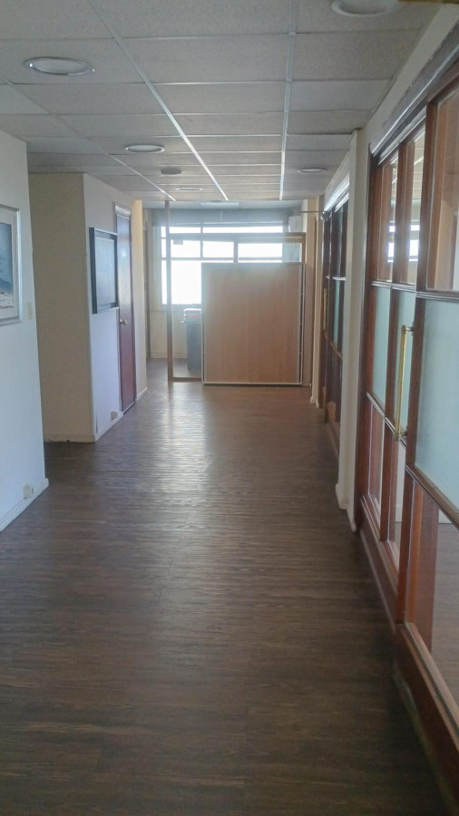 Oficina ID.6205 - Venta Oficinas Para Estudio De Profecionales. Ciudad Vieja INVERSIÓN!!