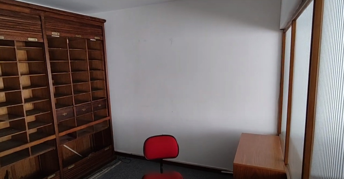 Oficina ID.3173 - HERMOSA OFICINA! MUY LUMINOSA EN CIUDAD VIEJA, BAÑO Y COCINA!