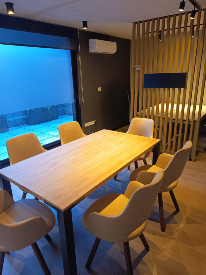 Oficina ID.12818 - Alquiler Oficina En Centro Patio Exclusivo Y Muebles Luminoso