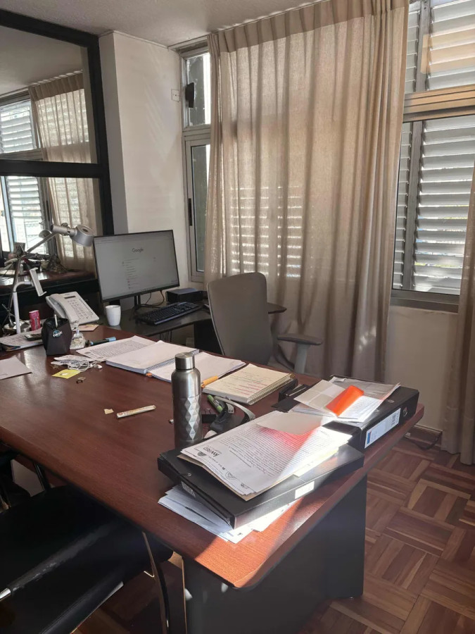 Oficina ID.9461 - Excelente Oficina De 70m2 A Pasos De 18