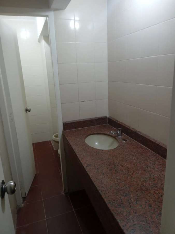 Oficina ID.12488 - Venta De Oficina 32m2 Impecable En Plaza Matriz Centro