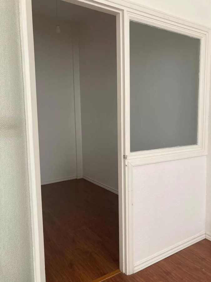 Oficina ID.4310 - Alquiler Oficina Estudio O Atelier En Ciudad Vieja