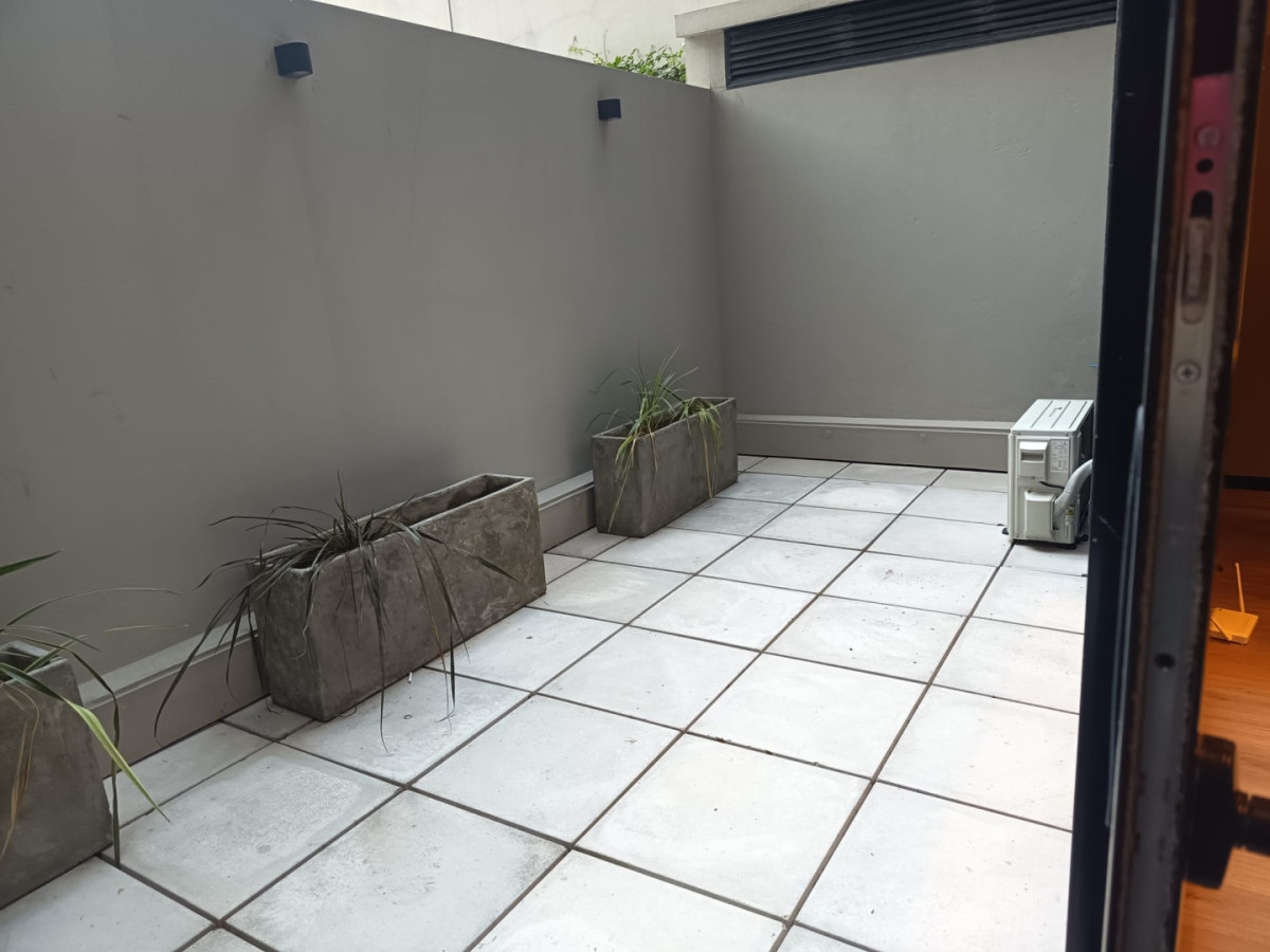 Oficina ID.12818 - Alquiler Oficina En Centro Patio Exclusivo Y Muebles Luminoso