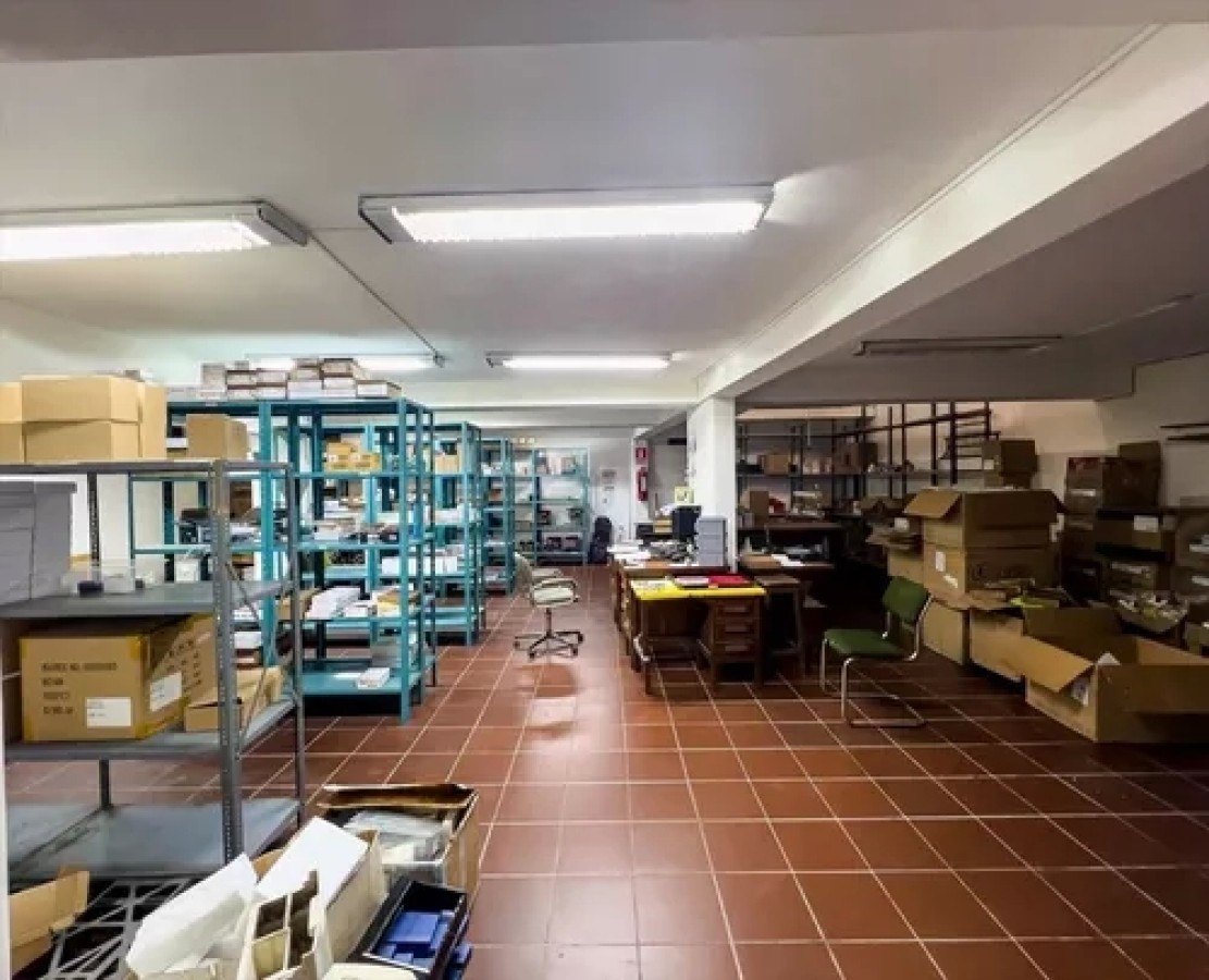 Oficina ID.3713 - Edificio De Oficinas Con Depósito Cercano A Plaza Independencia