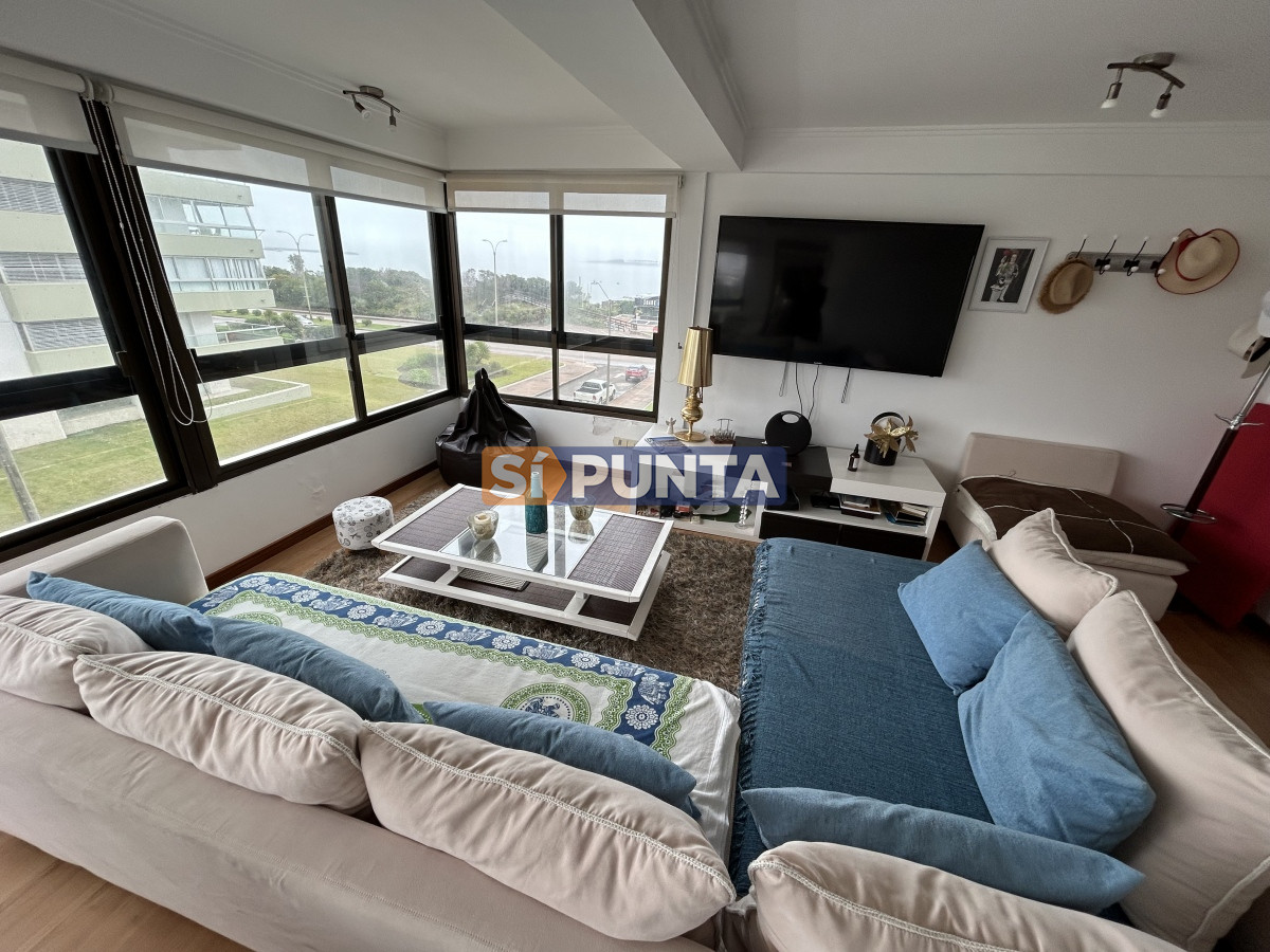 Apartamento en venta de 3 dormitorios , primera linea de la Mansa , Punta del Este  - SPT10045A