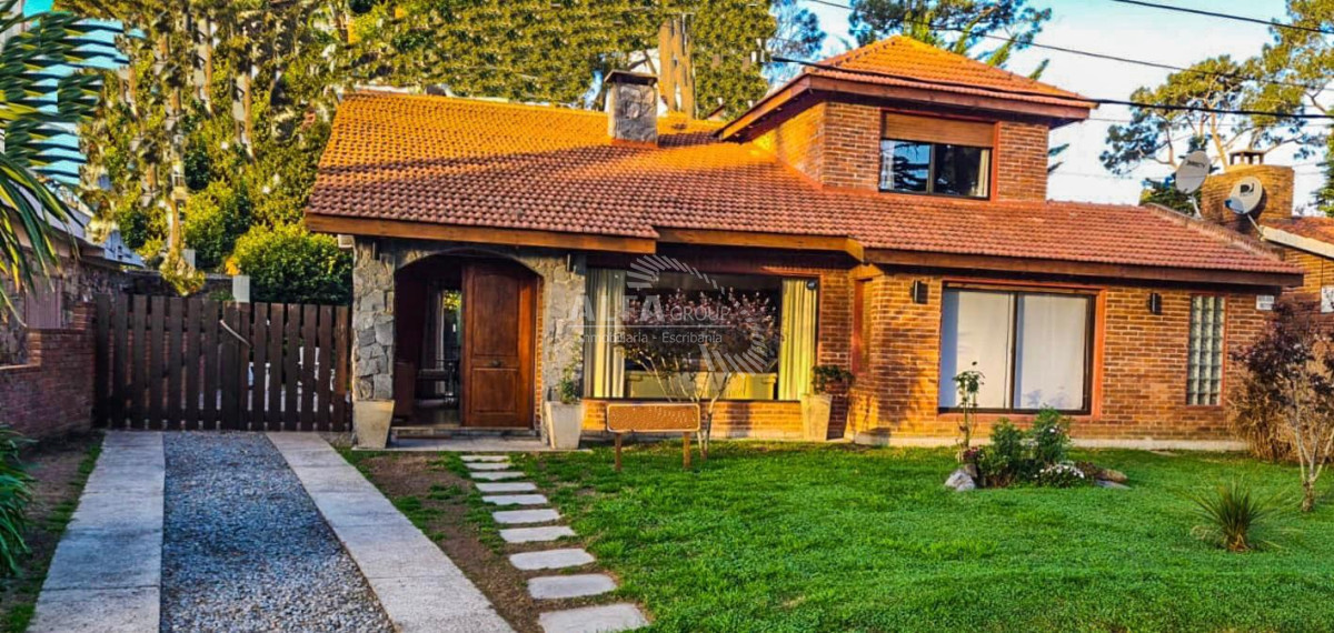 Casa ID.6356 - Casa en venta en  zona Mansa, Punta del Este 