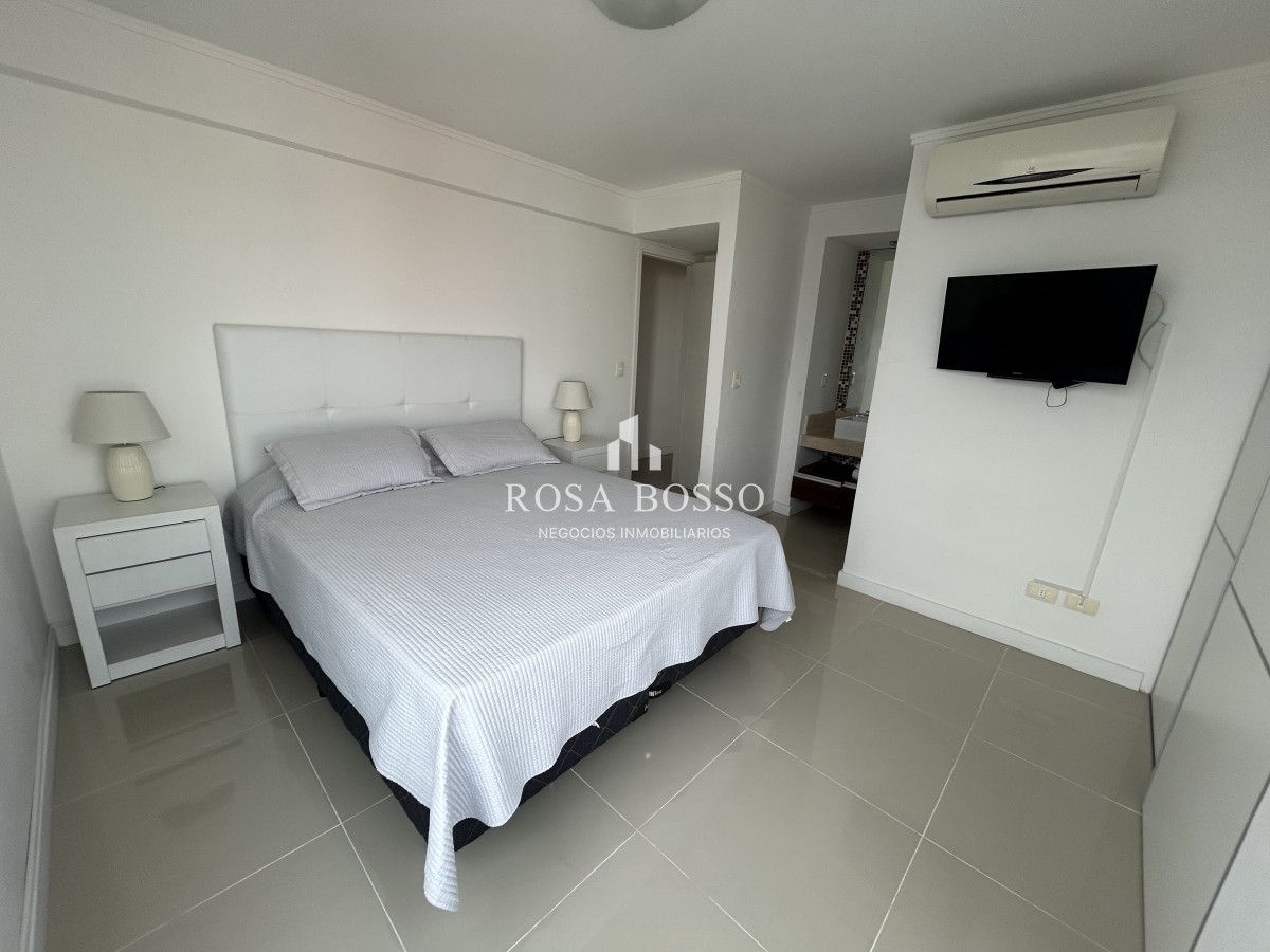 Apartamento ID.9793 - Apartamento venta 3 dormitorios Sobre Chiverta - Punta del Este