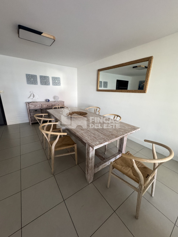 Apartamento ID.2674/Apartamento-de-3-dormitorios-en-venta-en-Punta-del-Este - Apartamento de 3 dormitorios en venta en Punta del Este