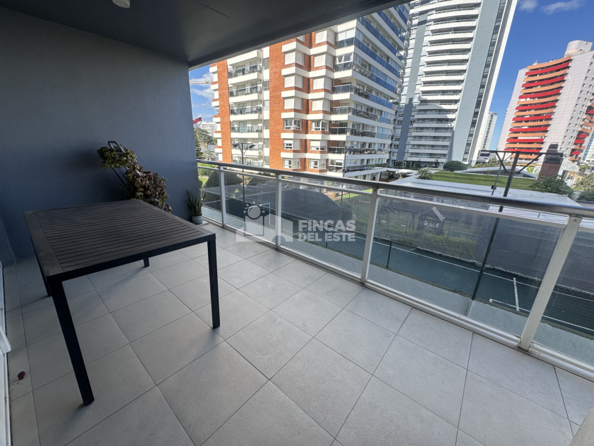 Apartamento ID.2674/Apartamento-de-3-dormitorios-en-venta-en-Punta-del-Este - Apartamento de 3 dormitorios en venta en Punta del Este