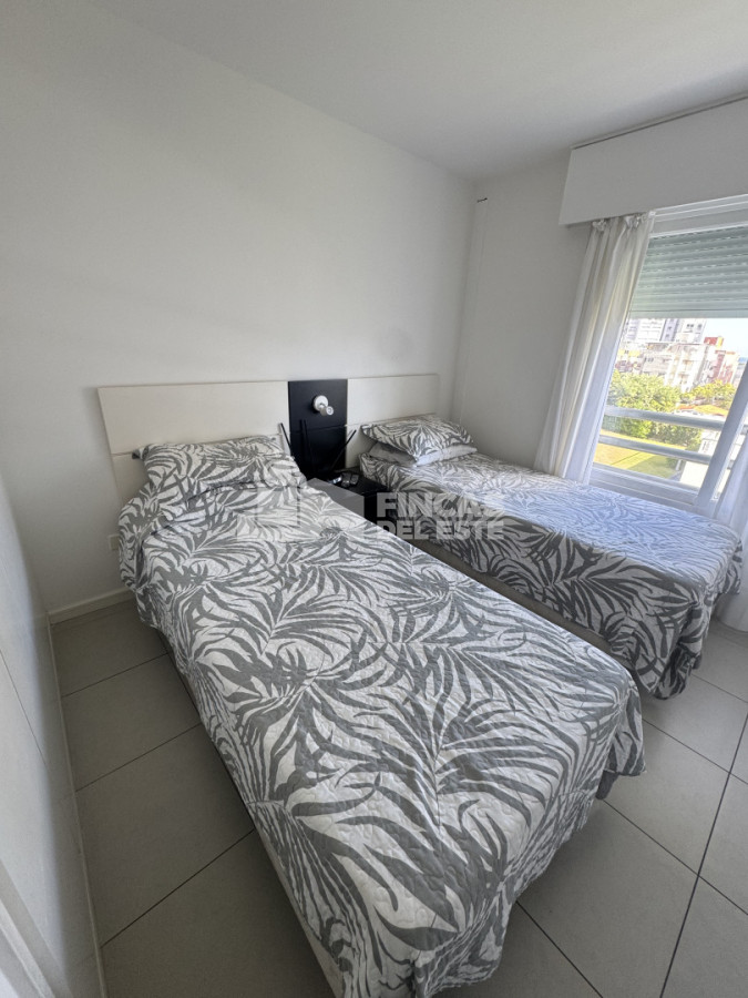 Apartamento ID.2674/Apartamento-de-3-dormitorios-en-venta-en-Punta-del-Este - Apartamento de 3 dormitorios en venta en Punta del Este