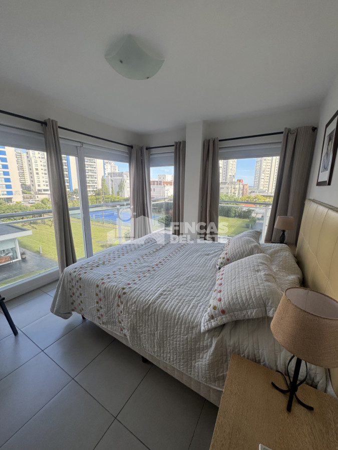 Apartamento ID.2674/Apartamento-de-3-dormitorios-en-venta-en-Punta-del-Este - Apartamento de 3 dormitorios en venta en Punta del Este