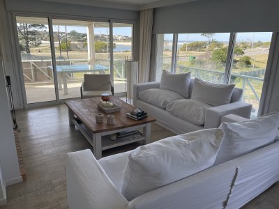 Apartamento de 3 dormitorios con vista al mar , en Brava Punta del Este 