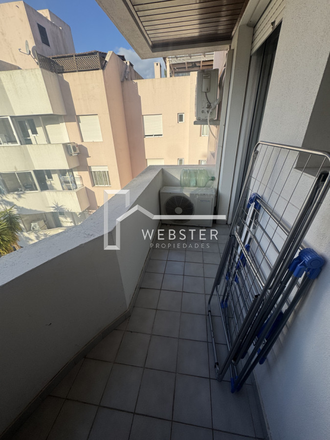 Apartamento ID.2399 - Apartamento de 3 dormitorios en playa Mansa.