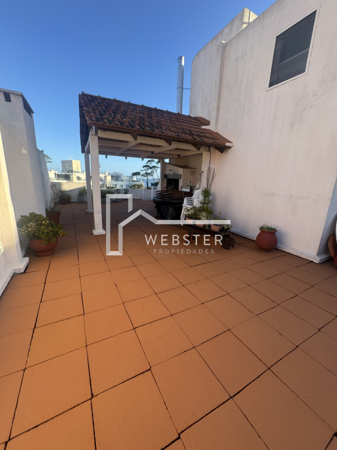 Apartamento ID.2399 - Apartamento de 3 dormitorios en playa Mansa.
