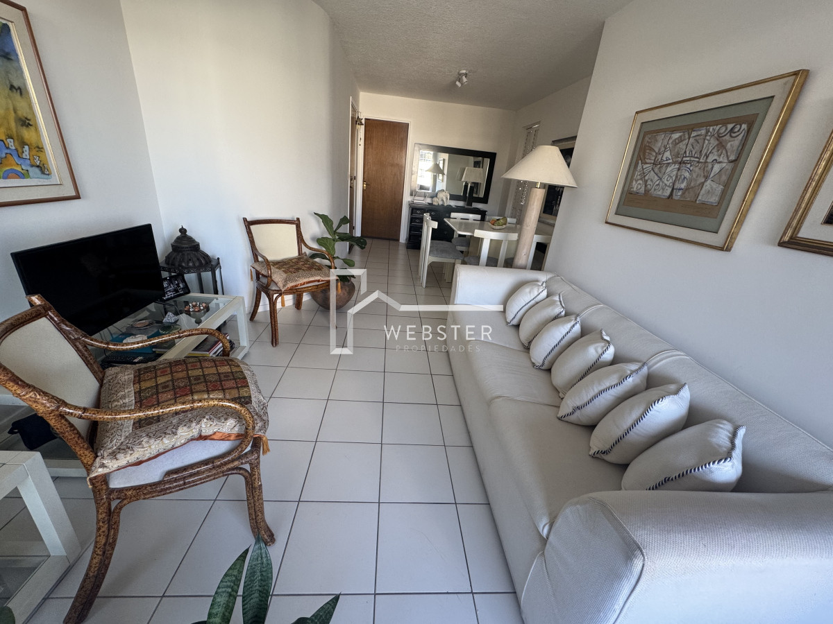 Apartamento ID.2399 - Apartamento de 3 dormitorios en playa Mansa.