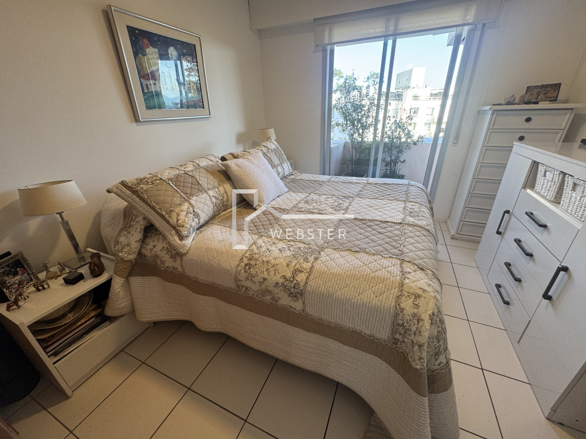 Apartamento ID.2399 - Apartamento de 3 dormitorios en playa Mansa.