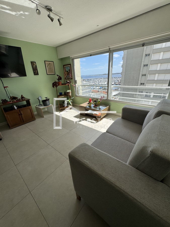 Apartamento ID.2402 - Apartamento de dos dormitorios en venta en Peninsula , Punta del Este 